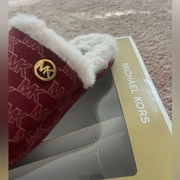 MICHAEL KORS sleepwear. Brand new in the box! 100% Authentic - Picture 4 of 6